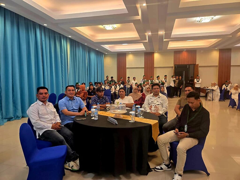 Sejumlah Pengurus KAHMI se-Sultra Turut Hadir Menyaksikan Pelantikan Pengurus HMI Cabang Kendari Periode 2026-2027.